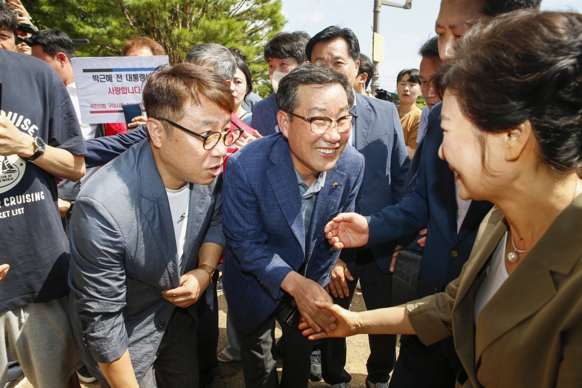 20230815-027[_P7U0396-1-박근혜 전 대통령께서 박정희 대통령 생가 및 역사자료관 방문.jpg