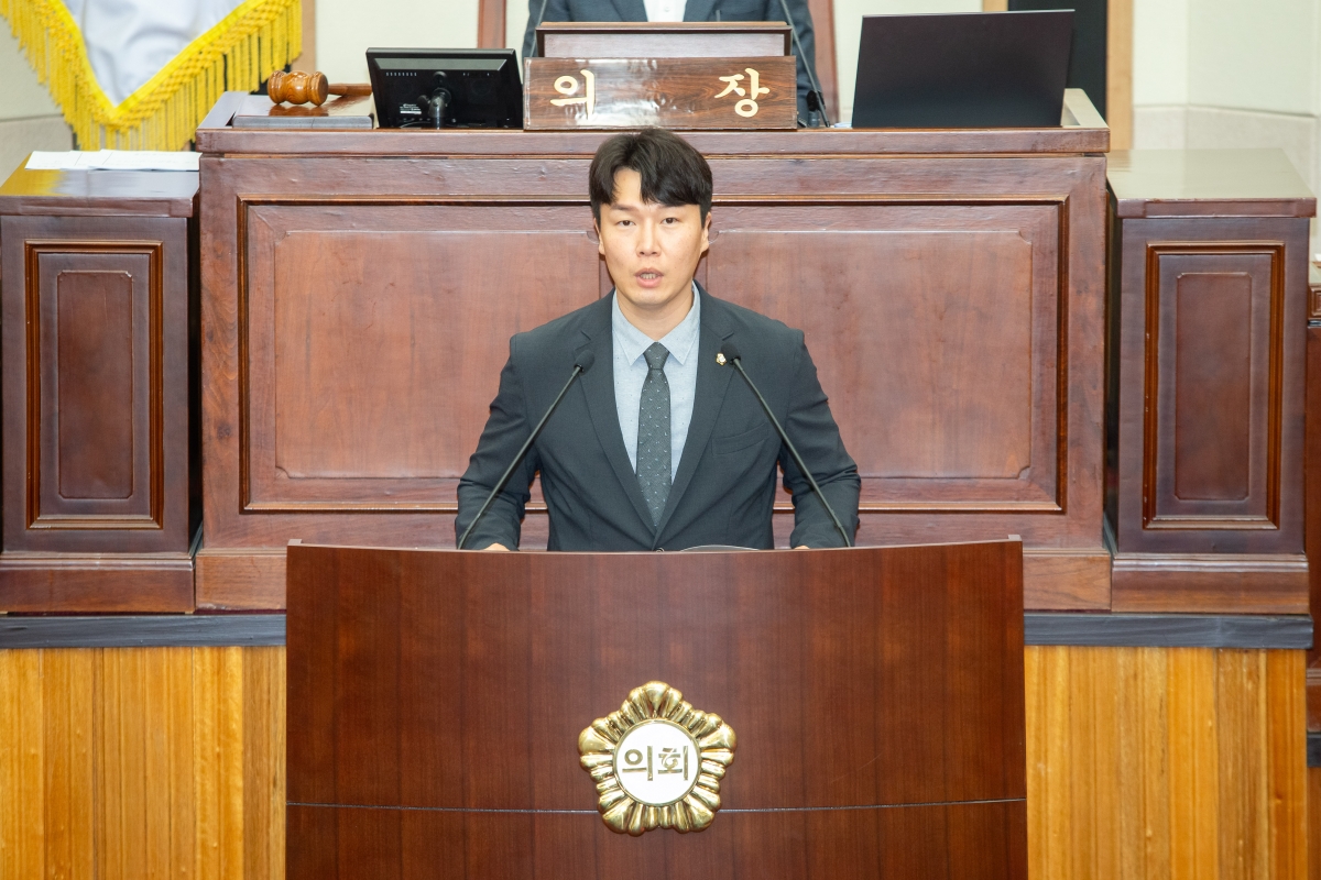 20230906-009[_P7U2202-제270회 임시회 제1차 본회의시 허민근 의원 5분 자유발언.JPG