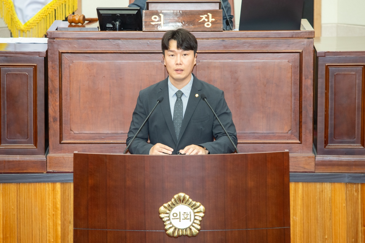 20230906-008[_P7U2199-제270회 임시회 제1차 본회의시 허민근 의원 5분 자유발언.JPG