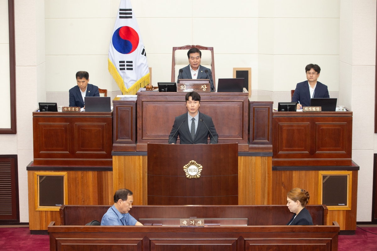 20230906-010[_P7U2204-제270회 임시회 제1차 본회의시 허민근 의원 5분 자유발언.JPG