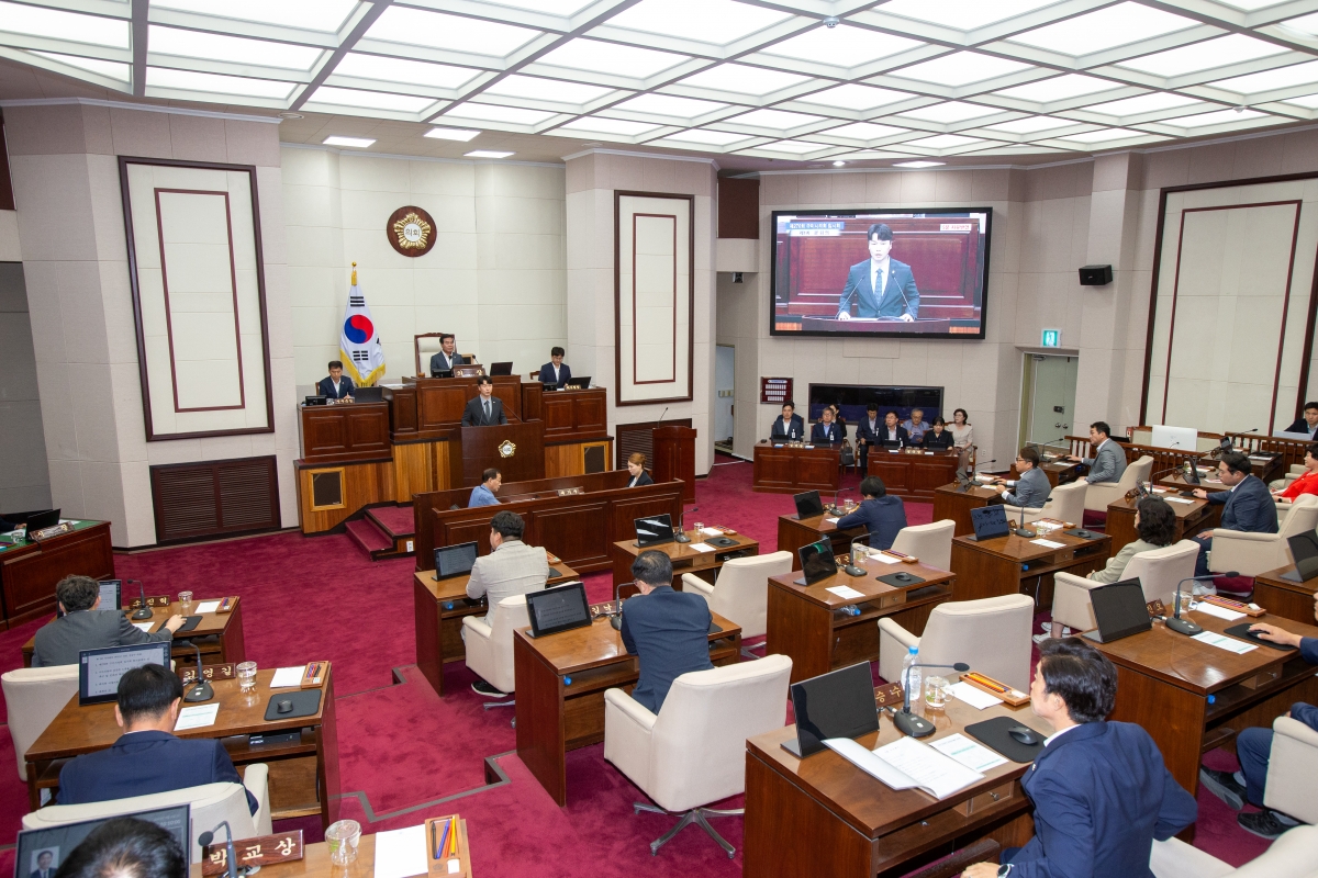 20230906-012[_P7U2213-제270회 임시회 제1차 본회의시 허민근 의원 5분 자유발언.JPG