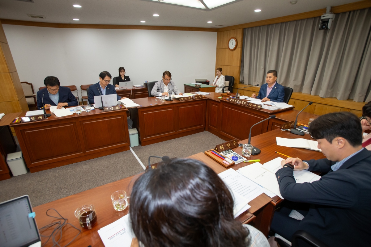 20230907-028[_P7U9756-제270회 임시회 산업건설위원회 조례안 심사 활동.JPG