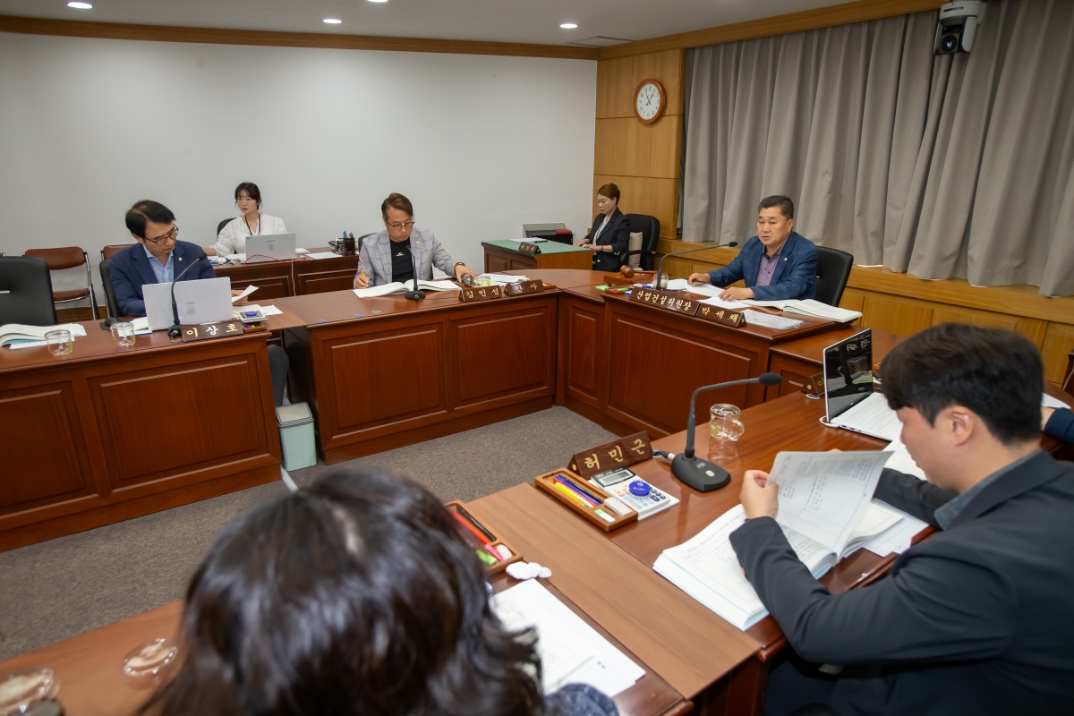 20230911-034[_P7U0296-제270회 임시회 산업건설위원회 2023년도 행정사무감사 지적사항 조치결과 보고.JPG