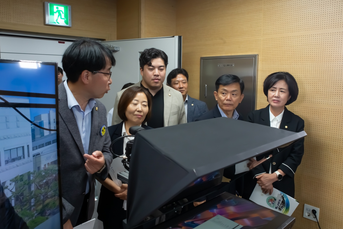 20230913-020[_P7U0569-제270회 임시회 기획행정위원회 구미영상미디어센터 현장방문.JPG