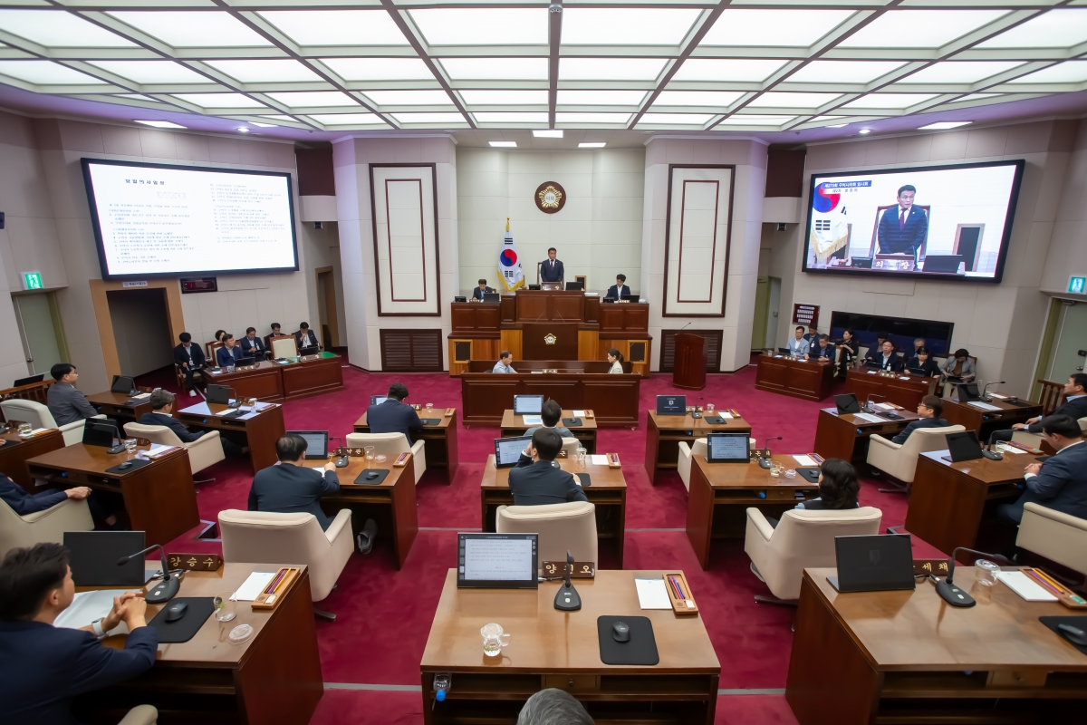 20230914-001[_P7U0841-제270회 임시회 제2차 본회의시 장세구 부의장 회의주재.JPG