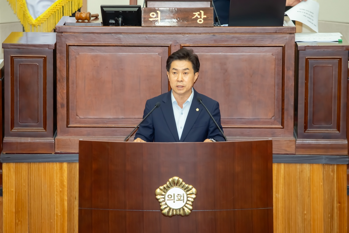 20230914-027[_P7U0796-제270회 임시회 제2차 본회의시 강승수 신공항이전지원특별위원장 신공항이전특별위원회 관련 발언.JPG