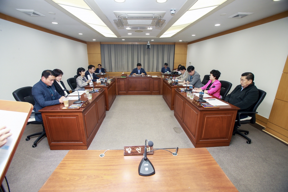 20231010-047[_P7U3194 복사-폐회중 의회운영위원회 활동.jpg