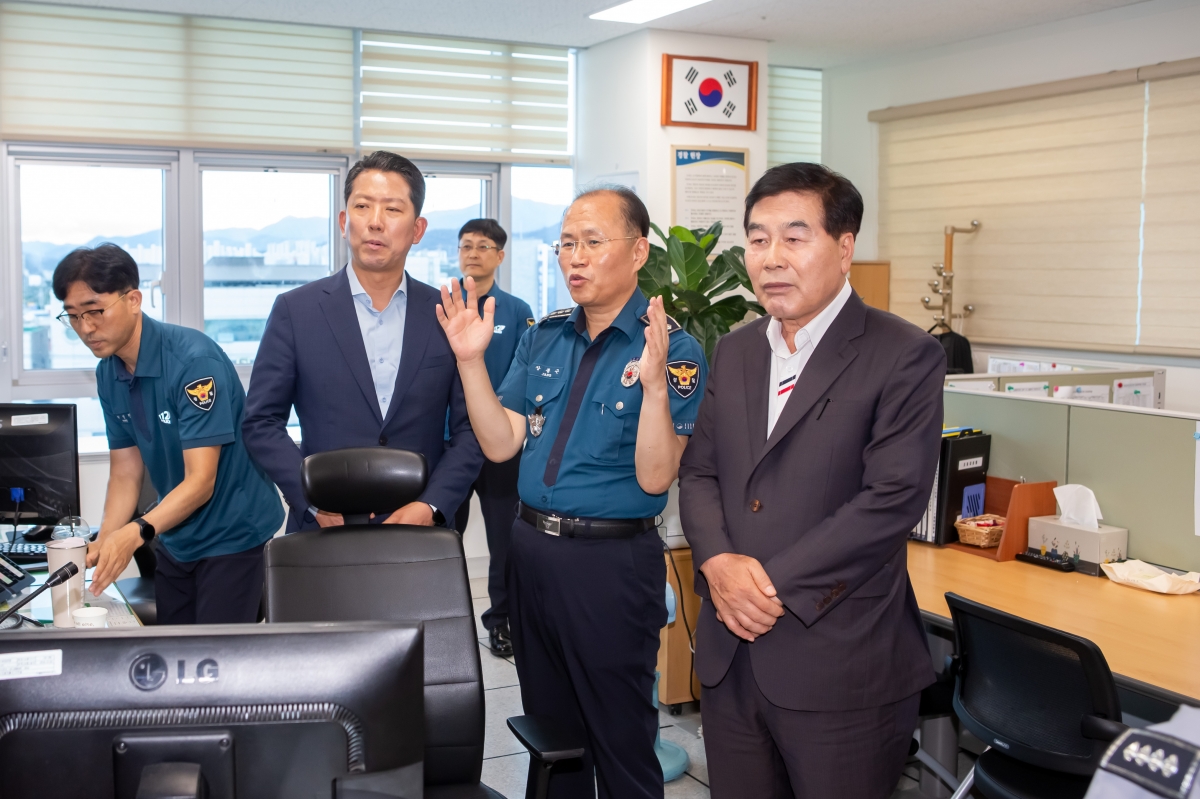 20230927-009[_P7U2233-추석맞이 구미경찰서 상황실 근무자 방문 격려.jpg