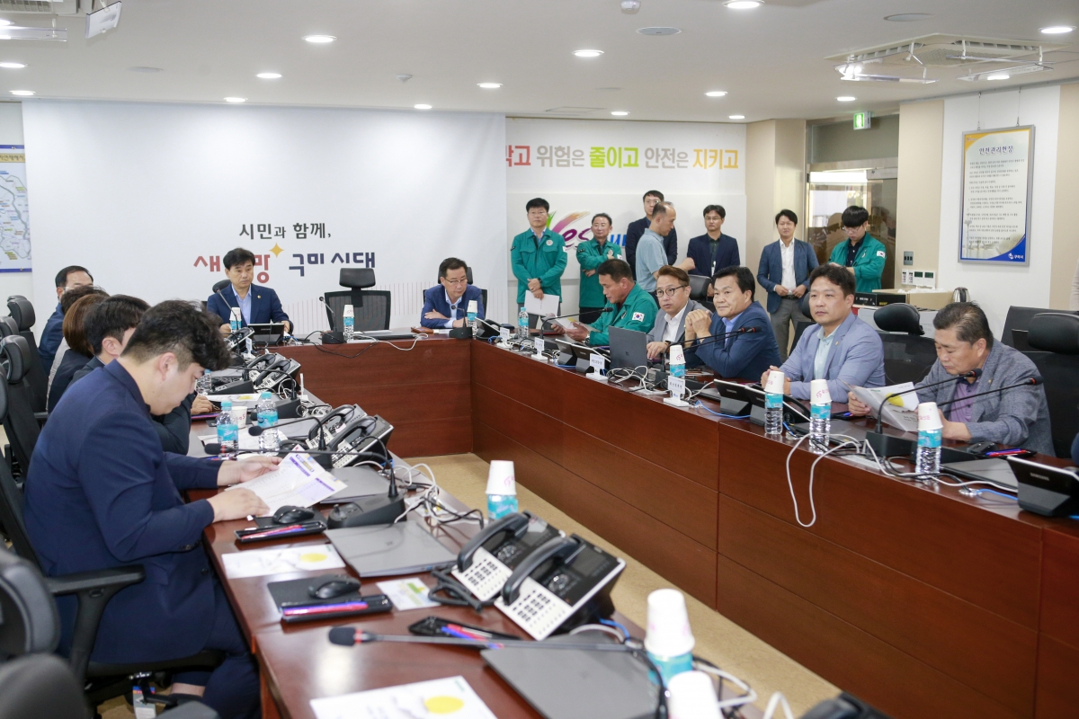 20230928-006[_P7U2310-1-추석맞이 구미시청 재난안전상황실 방문 격려.jpg