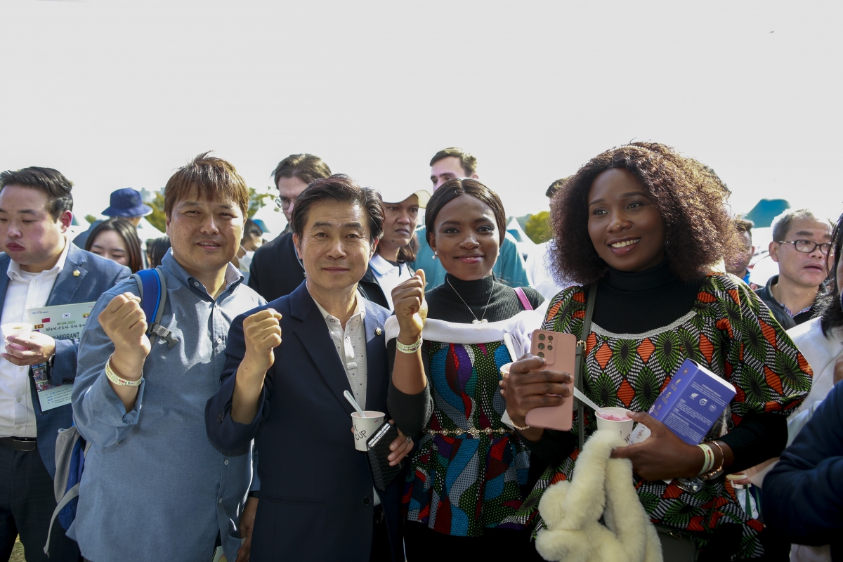 20231015-041[_P7U4171-1-제18회 외국인근로자 문화축제.jpg