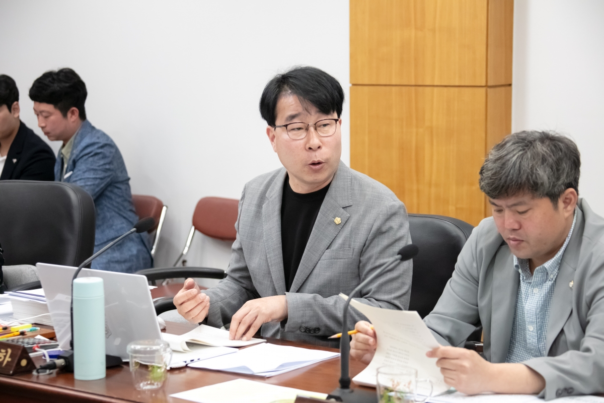 20231017-035[IMG_7027-제271회 임시회 기획행정위원회 조례안 심사활동.JPG