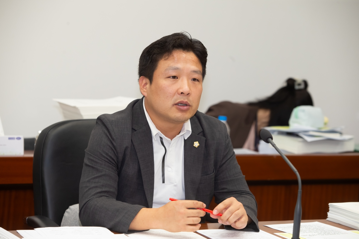 20231017-048[_P7U4497-제271회 임시회 기획행정위원회 조례안 심사활동.JPG