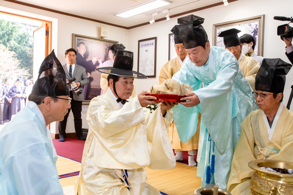20231026-015[_P7U6048-박정희대통령 서거 44주기 추모제 및 추도식.jpg