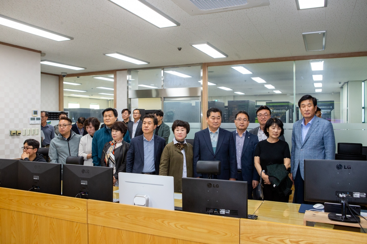 20231023-064[_P7U5447-제271회 임시회 산업건설위원회 울산광역시 교통관리센터 비교건학.jpg