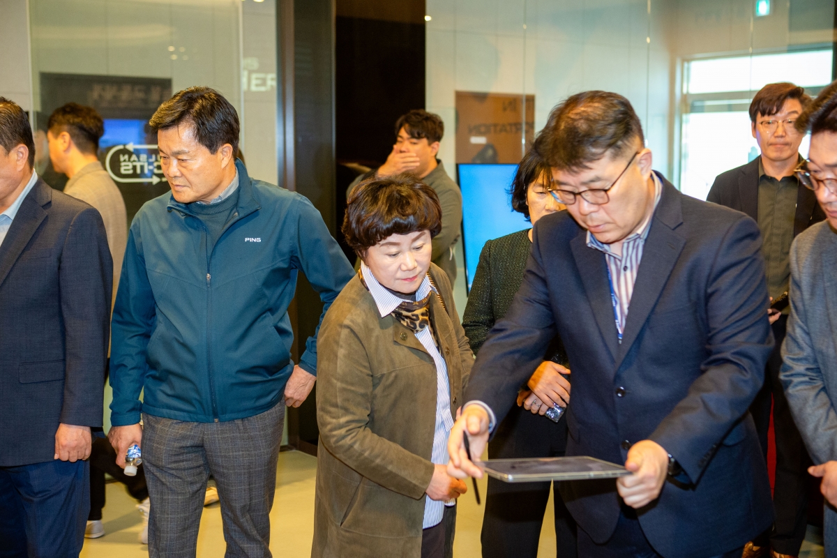 20231023-077[_P7U5480-제271회 임시회 산업건설위원회 울산광역시 교통관리센터 비교건학.jpg