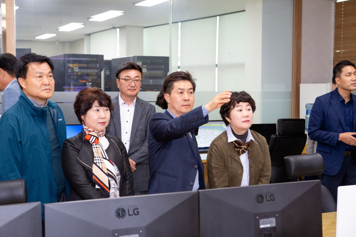 20231023-066[_P7U5452-제271회 임시회 산업건설위원회 울산광역시 교통관리센터 비교건학.jpg