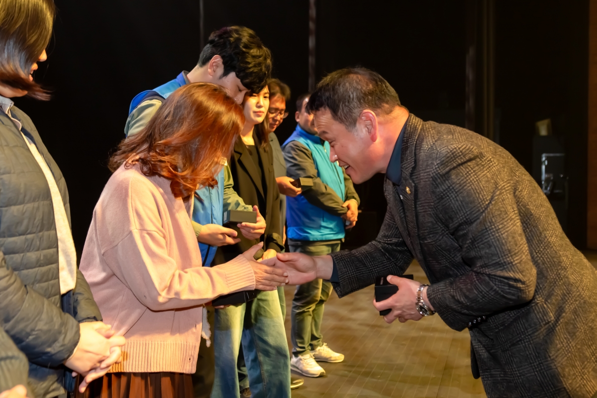 20231109-075[_P7U8262-2023 구미시 직원 화합 힐링콘서트.jpg