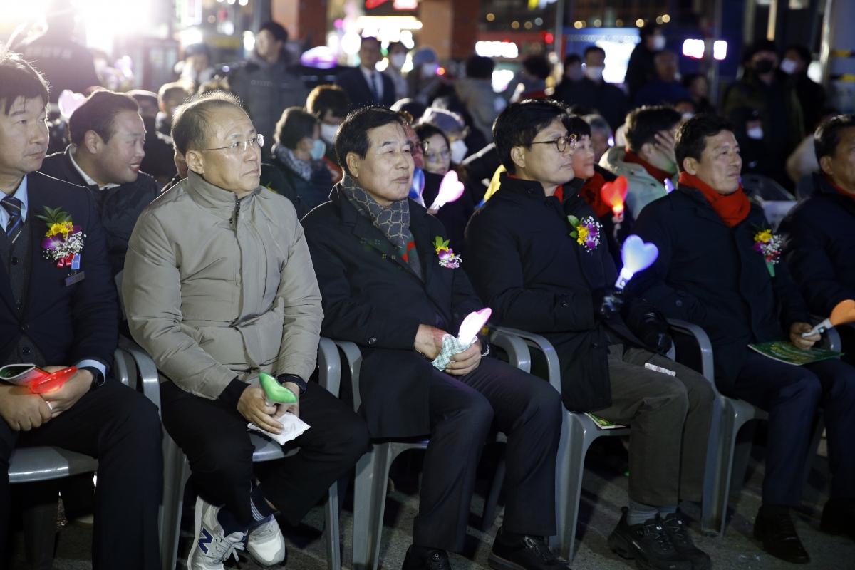 20231118-032[_P7U9410 복사-2023년 시민화합 성탄트리 점등식.jpg