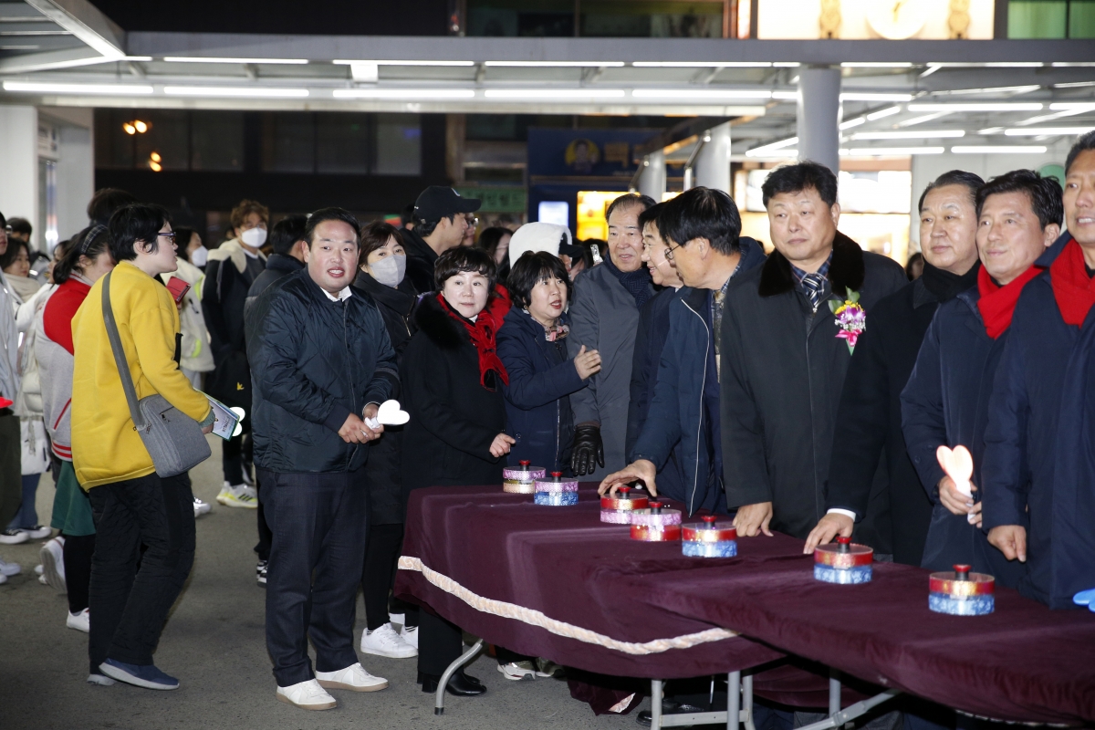 20231118-033[_P7U9414 복사-2023년 시민화합 성탄트리 점등식.jpg