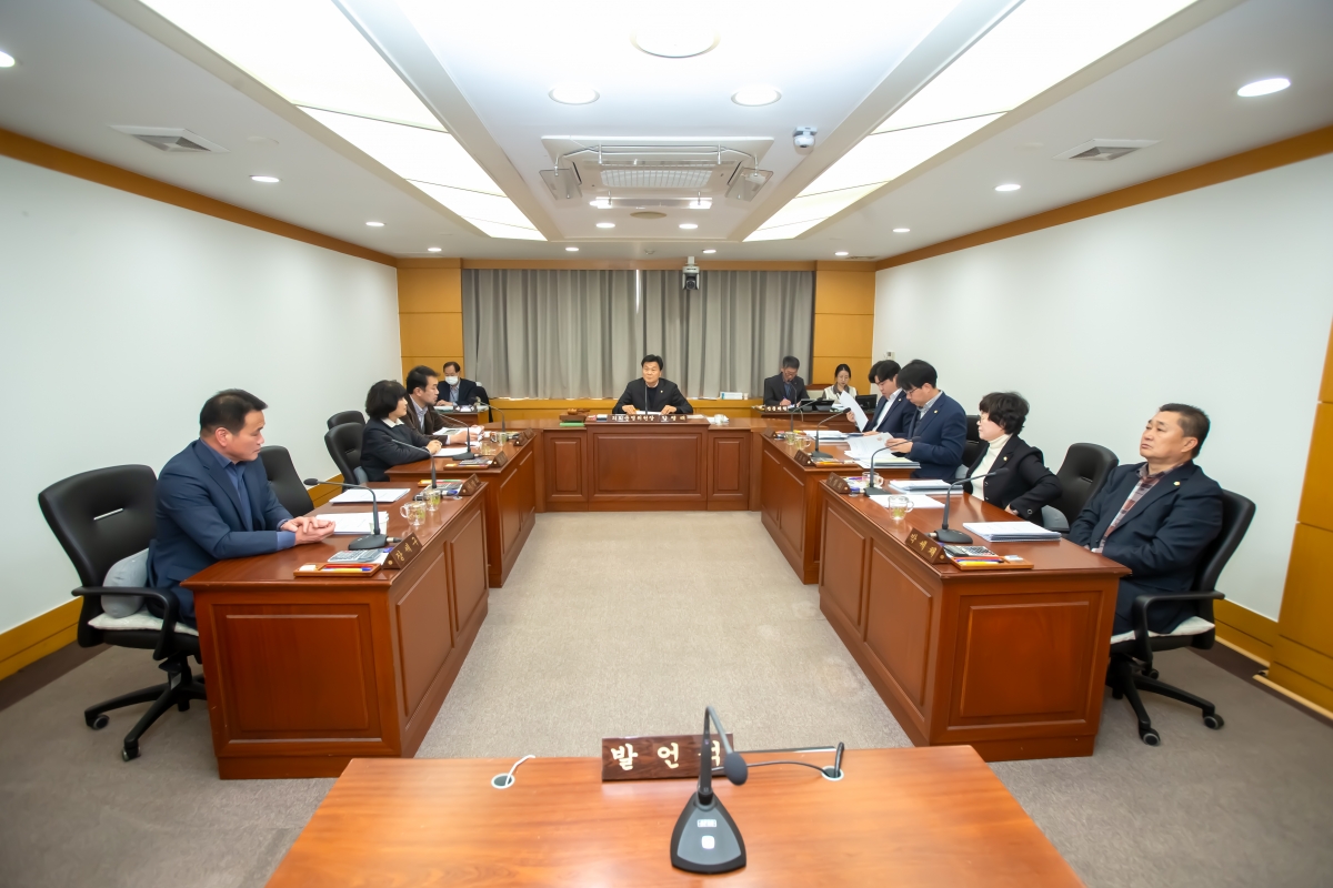 20231128-020[_P7U0779-2023년도 제3차 의원연구단체심의위원회 활동.jpg