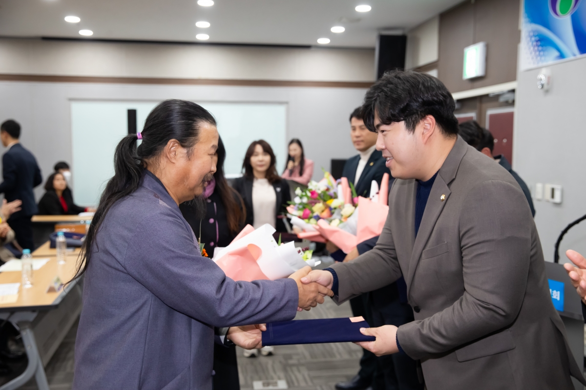 20231204-036[_P7U1918-사)동북아청소년협의회 이사장 취임식.jpg