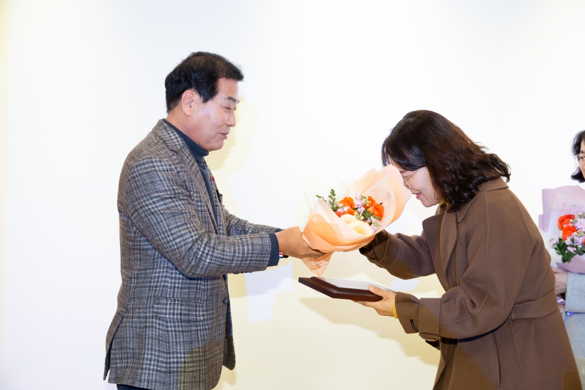 20231206-043[_P7U2039-2023년 구미시지역아동센터협의회 성과보고회.jpg