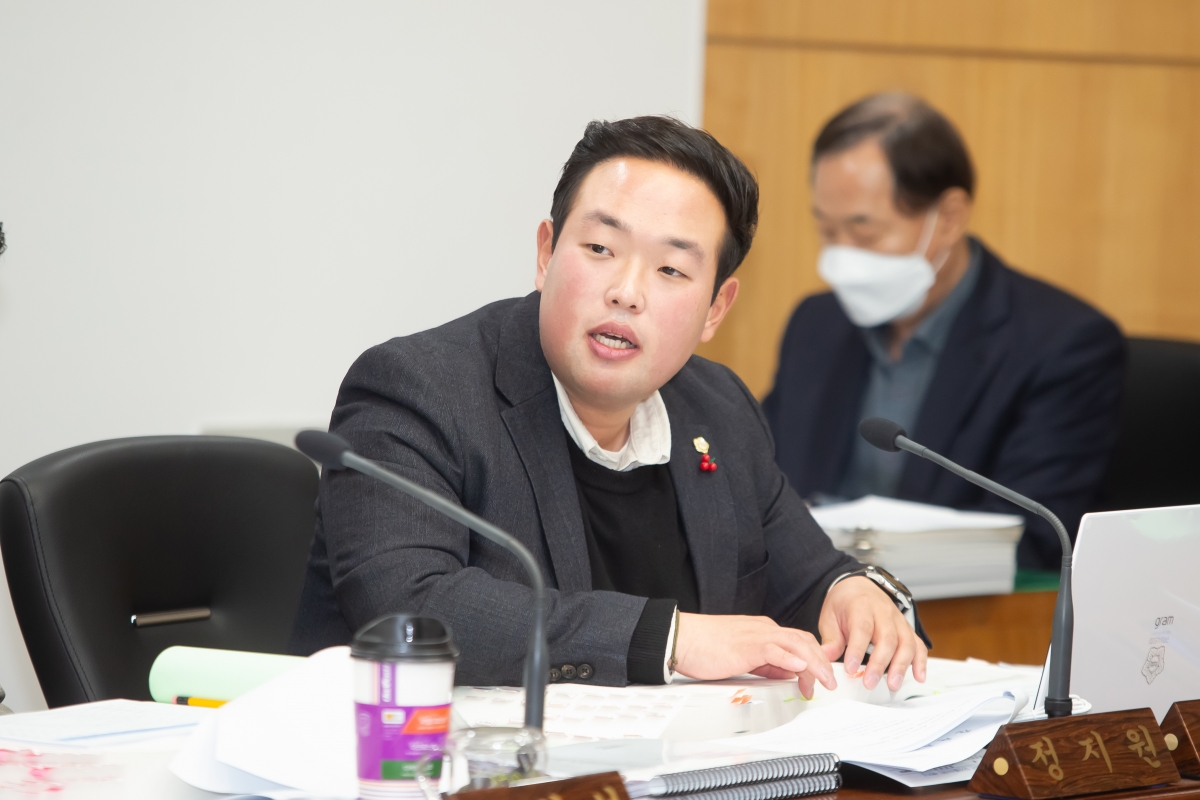 20231206-009[_P7U2097-제272회 제2차 정례회시 예산결산특별위원회 2024년도 예산안 및 기금운용계획안 심사 활동.jpg