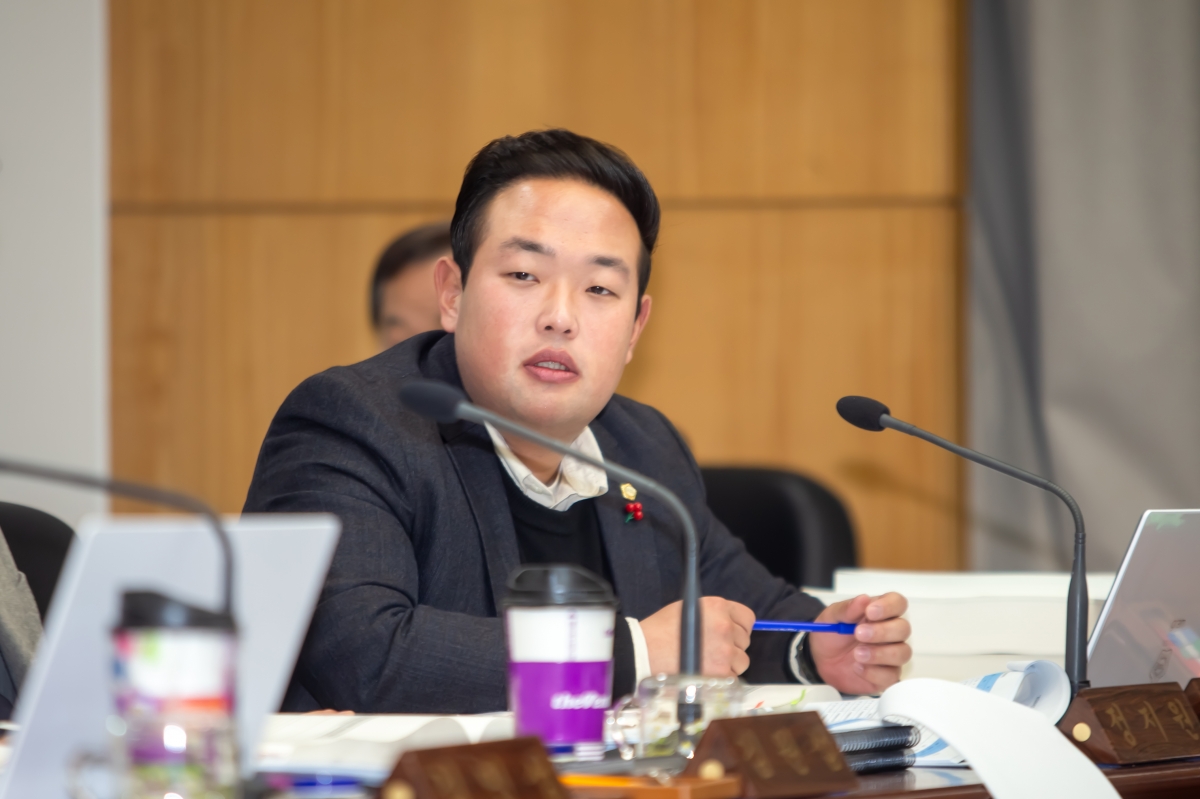 20231207-026[_P7U2244-제272회 제2차 정례회시 예산결산특별위원회 2024년도 예산안 및 기금운용계획안 심사 활동.jpg