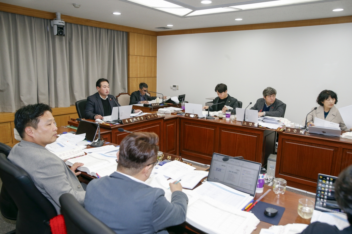 20231207-028[_P7U2291-제272회 제2차 정례회시 예산결산특별위원회 2024년도 예산안 및 기금운용계획안 심사 활동.JPG