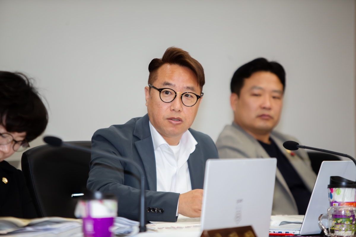 20231207-017[_P7U2250-제272회 제2차 정례회시 예산결산특별위원회 2024년도 예산안 및 기금운용계획안 심사 활동.jpg