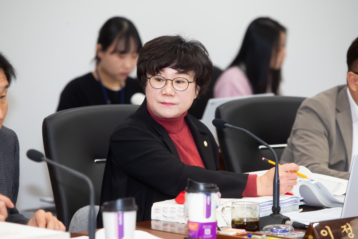 20231206-018[_P7U2136-제272회 제2차 정례회시 예산결산특별위원회 2024년도 예산안 및 기금운용계획안 심사 활동.jpg