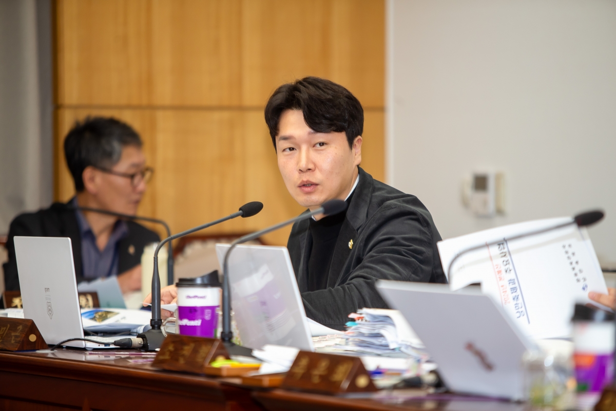 20231207-024[_P7U2274-제272회 제2차 정례회시 예산결산특별위원회 2024년도 예산안 및 기금운용계획안 심사 활동.jpg