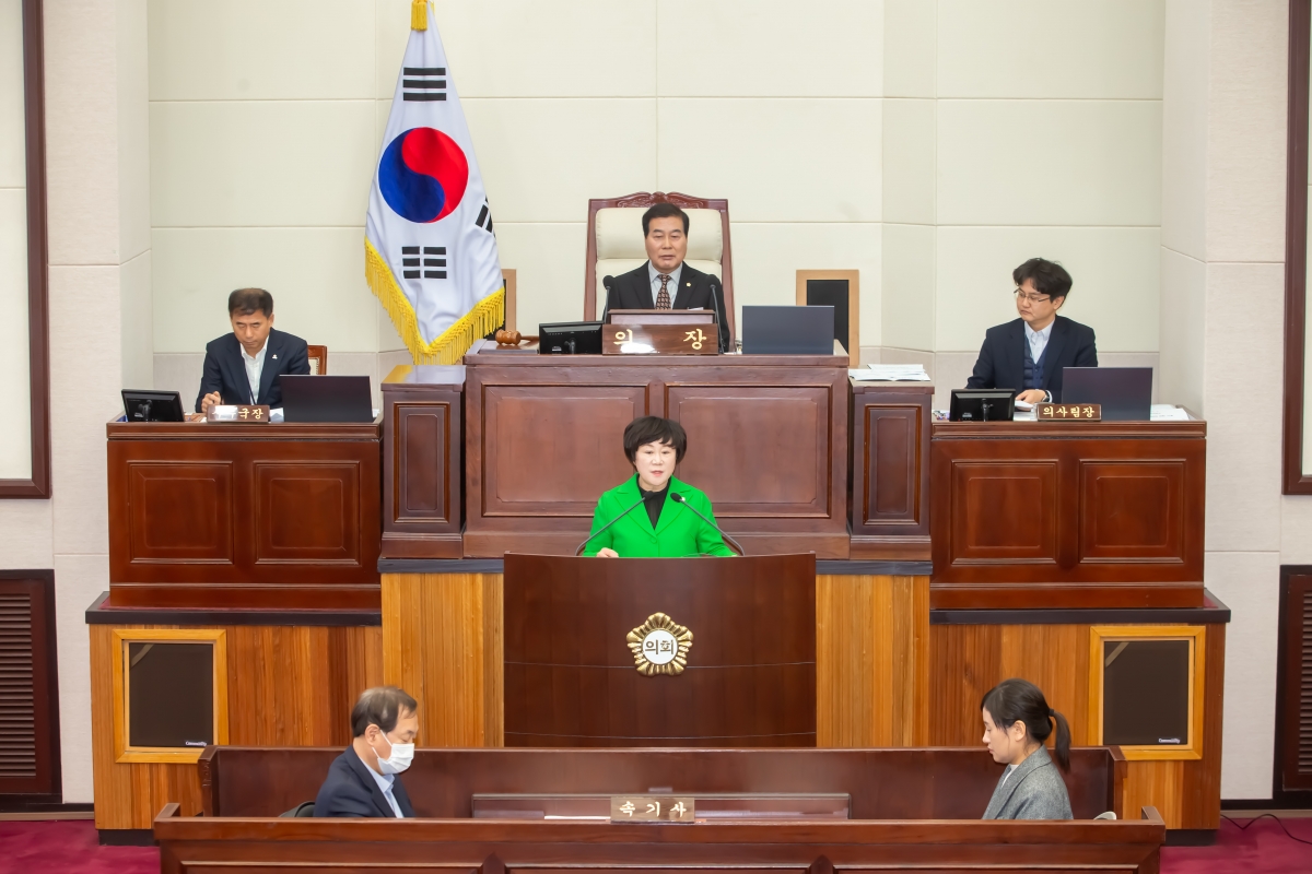 20231213-015[_P7U2920-제272회 제2차 정례회 제2차 본회의시 의원연구단체 탄소중립연구회 대표의원 이정희 의원 결과보고.jpg