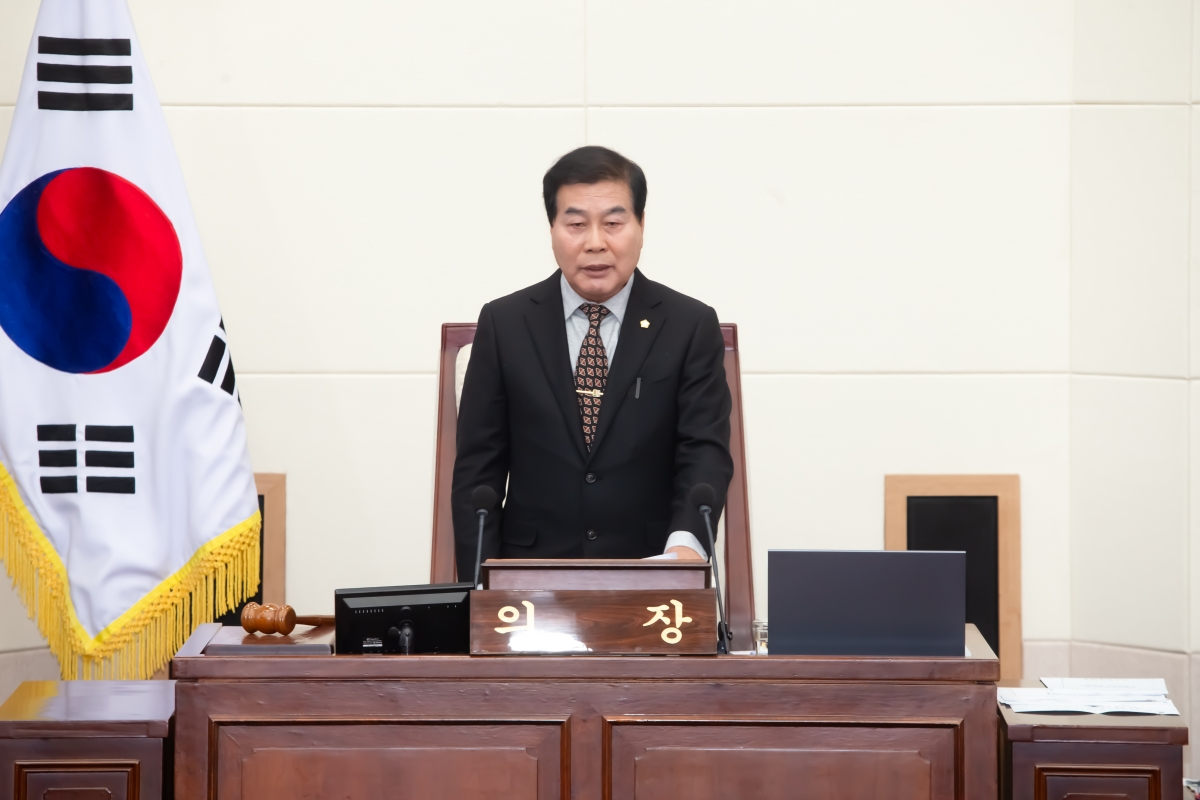 20231213-018[_P7U2929-제272회 제2차 정례회 제2차 본회의시  안주찬 의장 회의주재.jpg
