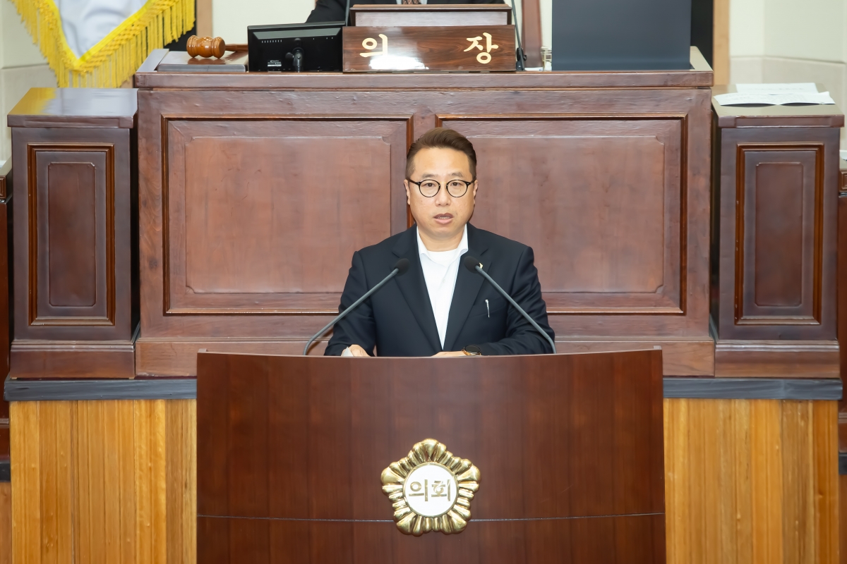 20231213-039[_P7U3003-제272회 제2차 정례회 제2차 본회의시 김민성 산업건설위원회 간사 상임위원회 활동결과보고.jpg
