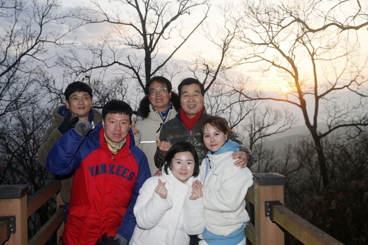 20240101-120[_P7U8762 복사-2024년 천생산 해맞이 및 시민 안녕기원제.jpg
