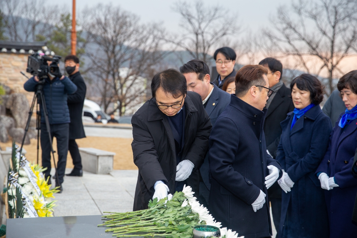 20240102-056[_P7U8896-2024년 새해 충혼탑 참배.jpg