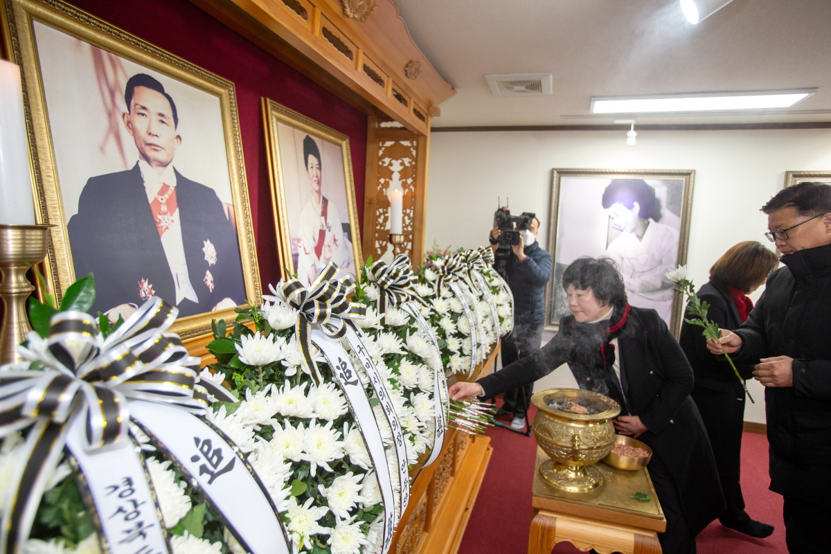 20240102-017[_P7U8815-2024년 새해 박정희 대통령 생가 참배.jpg