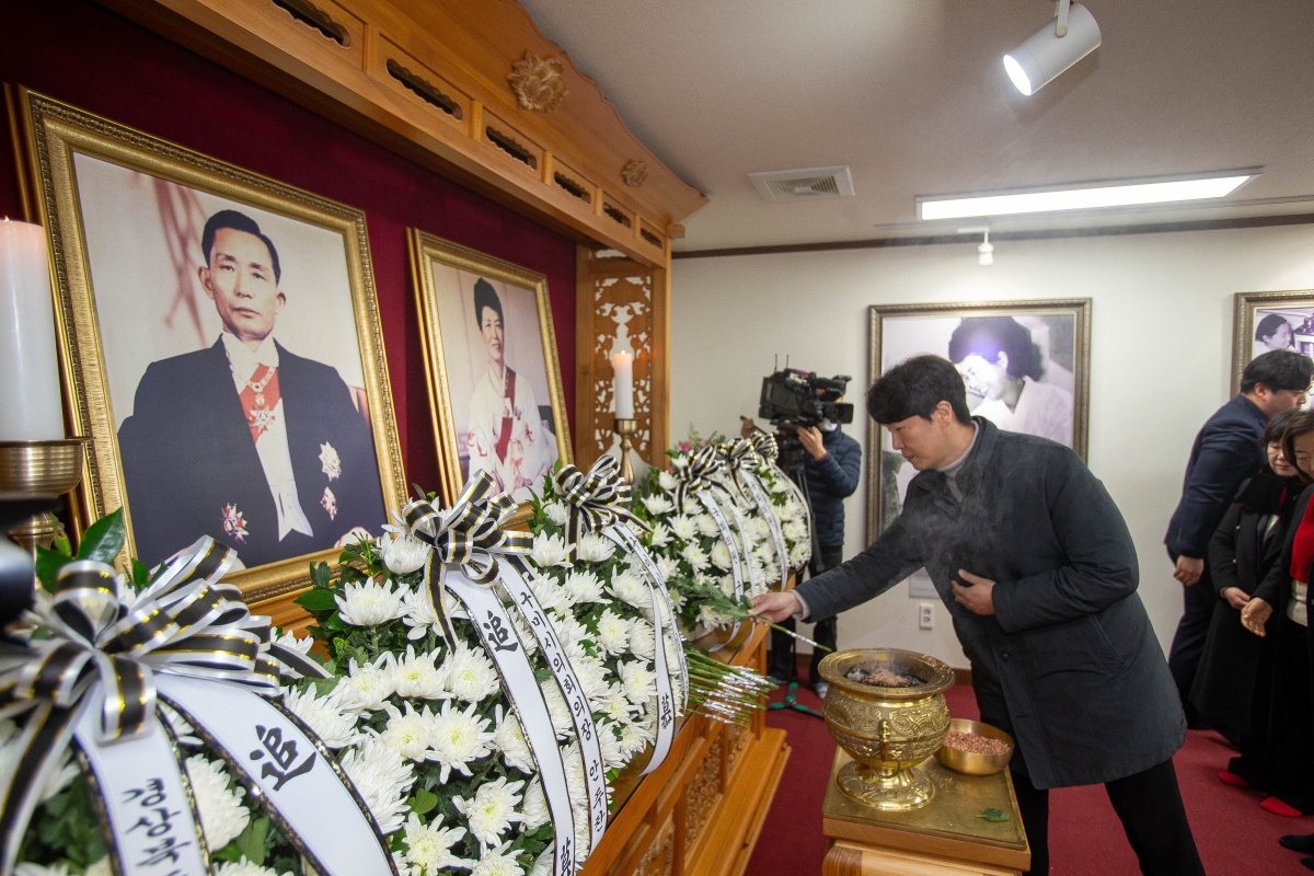 20240102-023[_P7U8827-2024년 새해 박정희 대통령 생가 참배.jpg