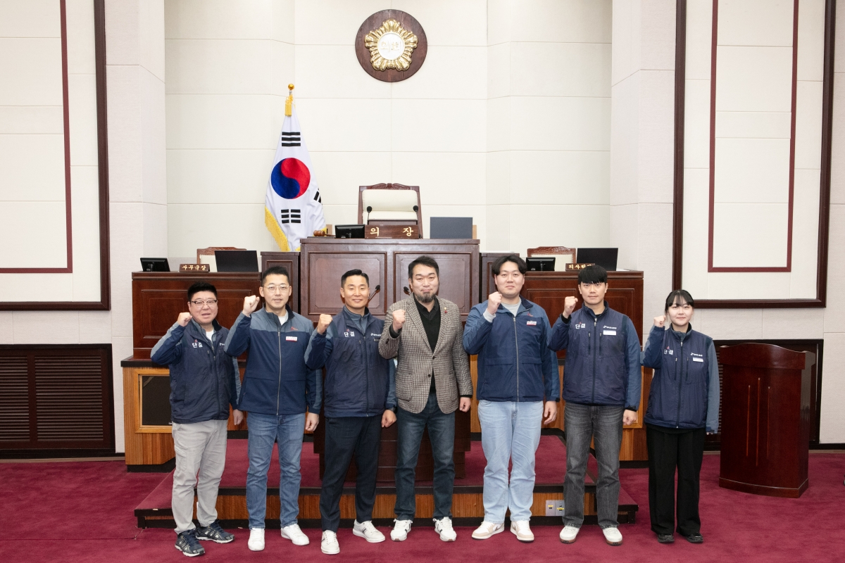 20240104-027[IMG_9000-SK실트론 최무환 노조위원장 일행 의회 방문.jpg