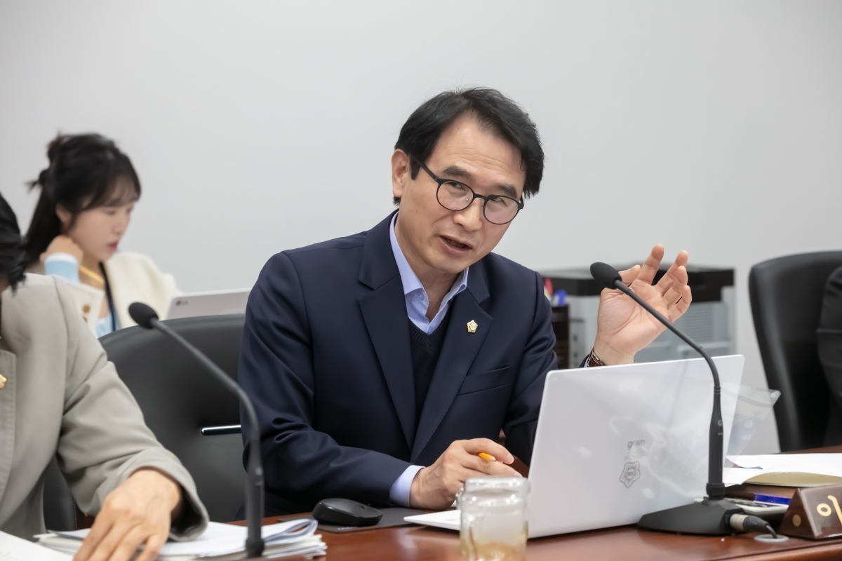 20240117-065[IMG_9217-제273회 임시회 산업건설위원회 조례안 심사활동.jpg