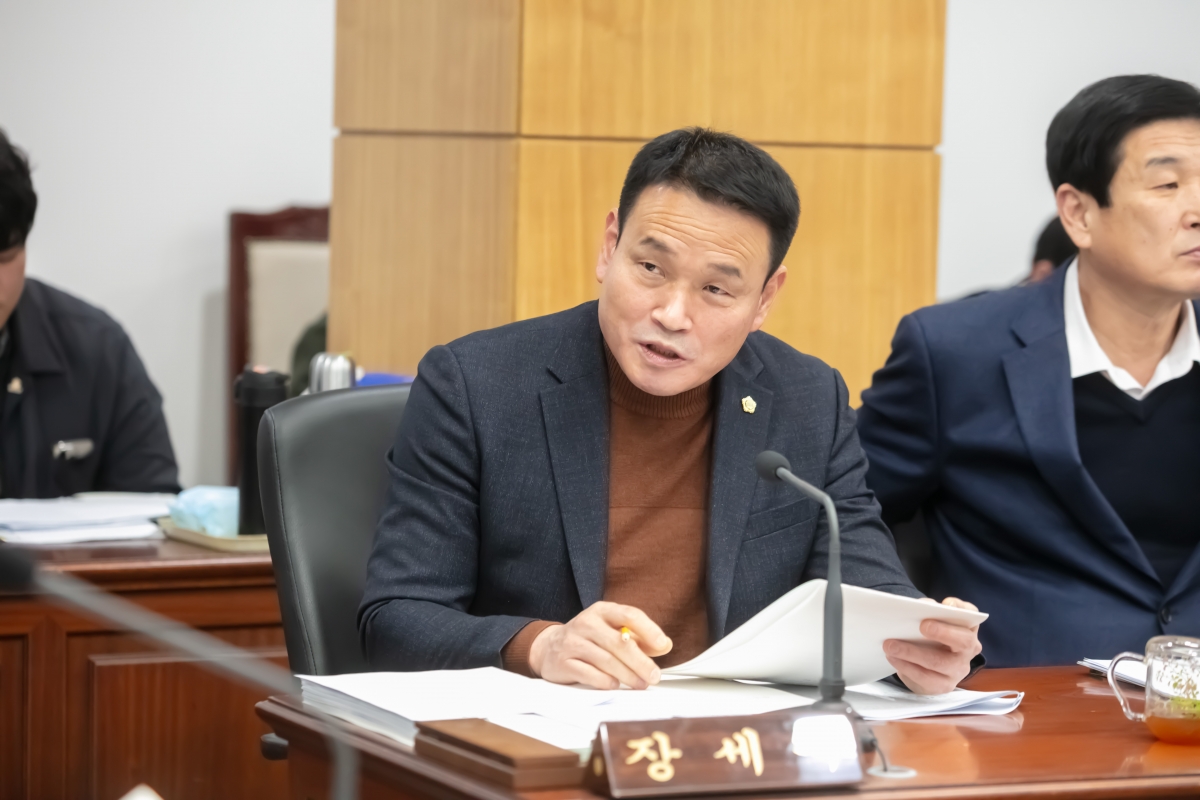 20240117-058[IMG_9141-제273회 임시회 산업건설위원회 조례안 심사활동.jpg
