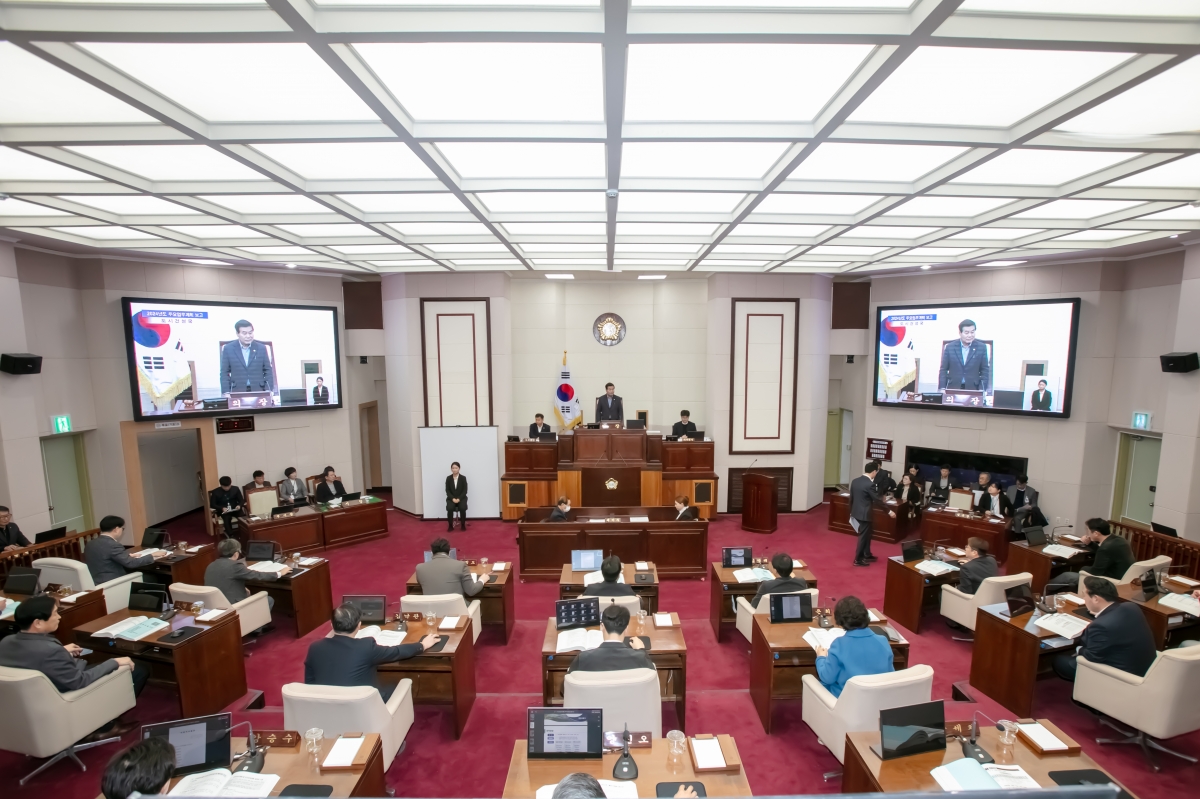 20240122-013[IMG_9318-제273회 임시회 제3차 본회의시 안주찬 의장 회의주재.jpg