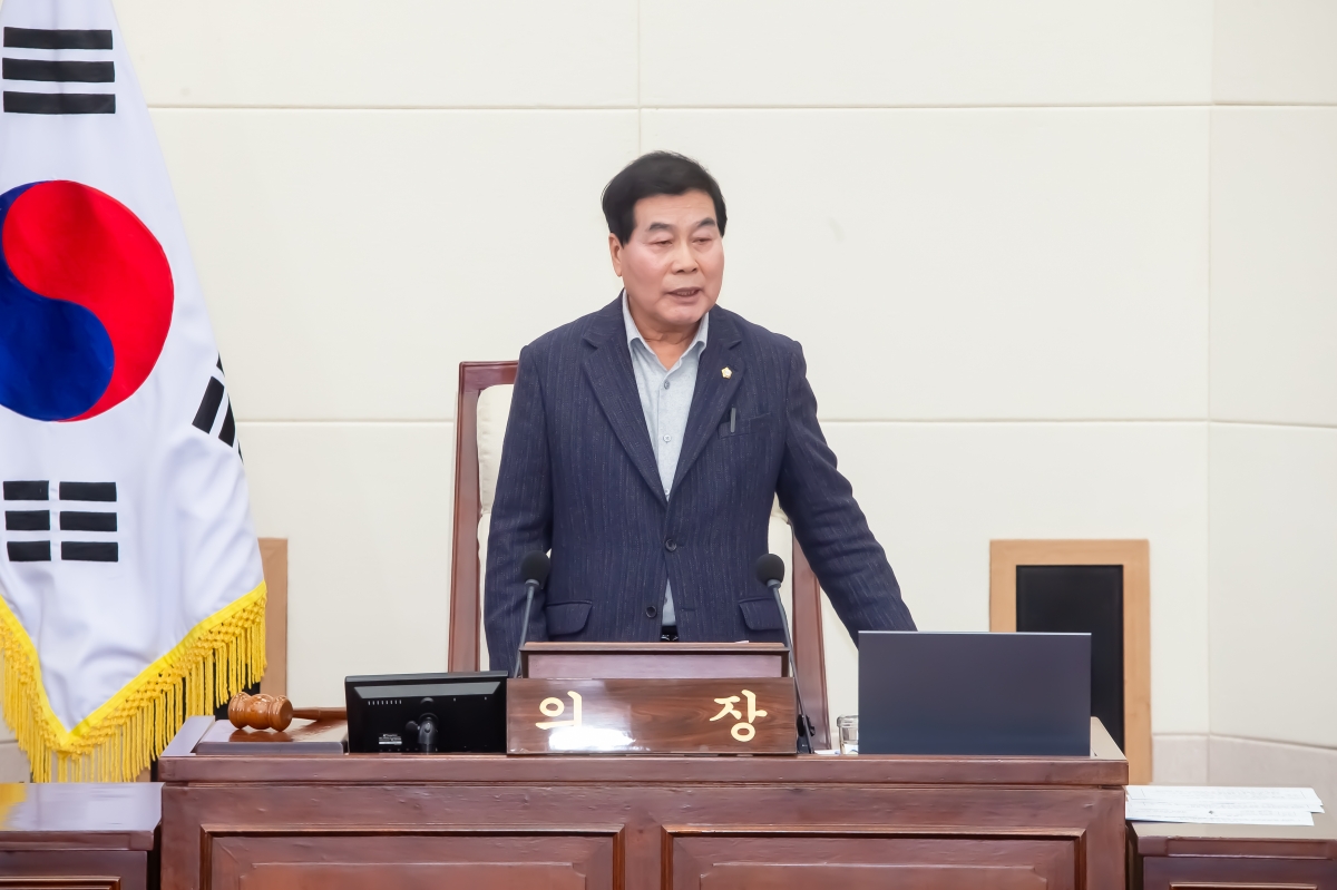 20240123-012[_P7U0340-제273회 임시회 제4차 본회의시 안주찬 의장 회의주재.jpg