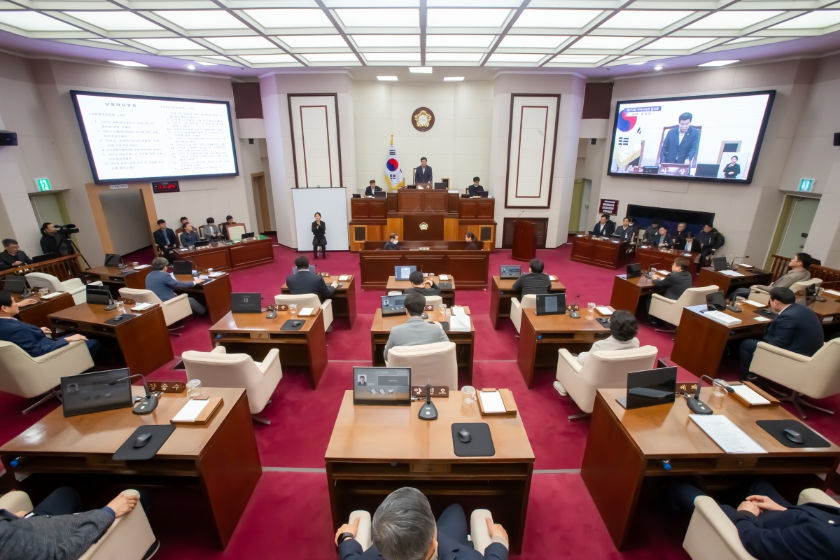 20240123-011[_P7U0371-제273회 임시회 제4차 본회의시 안주찬 의장 회의주재.jpg