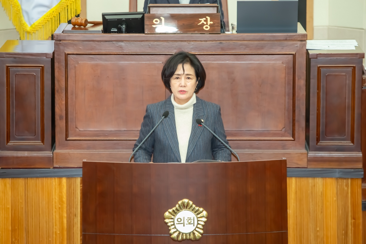 20240123-016[_P7U0348-제273회 임시회 제4차 본회의시 이명희 기획행정위원장 상임위원회 활동결과보고.jpg