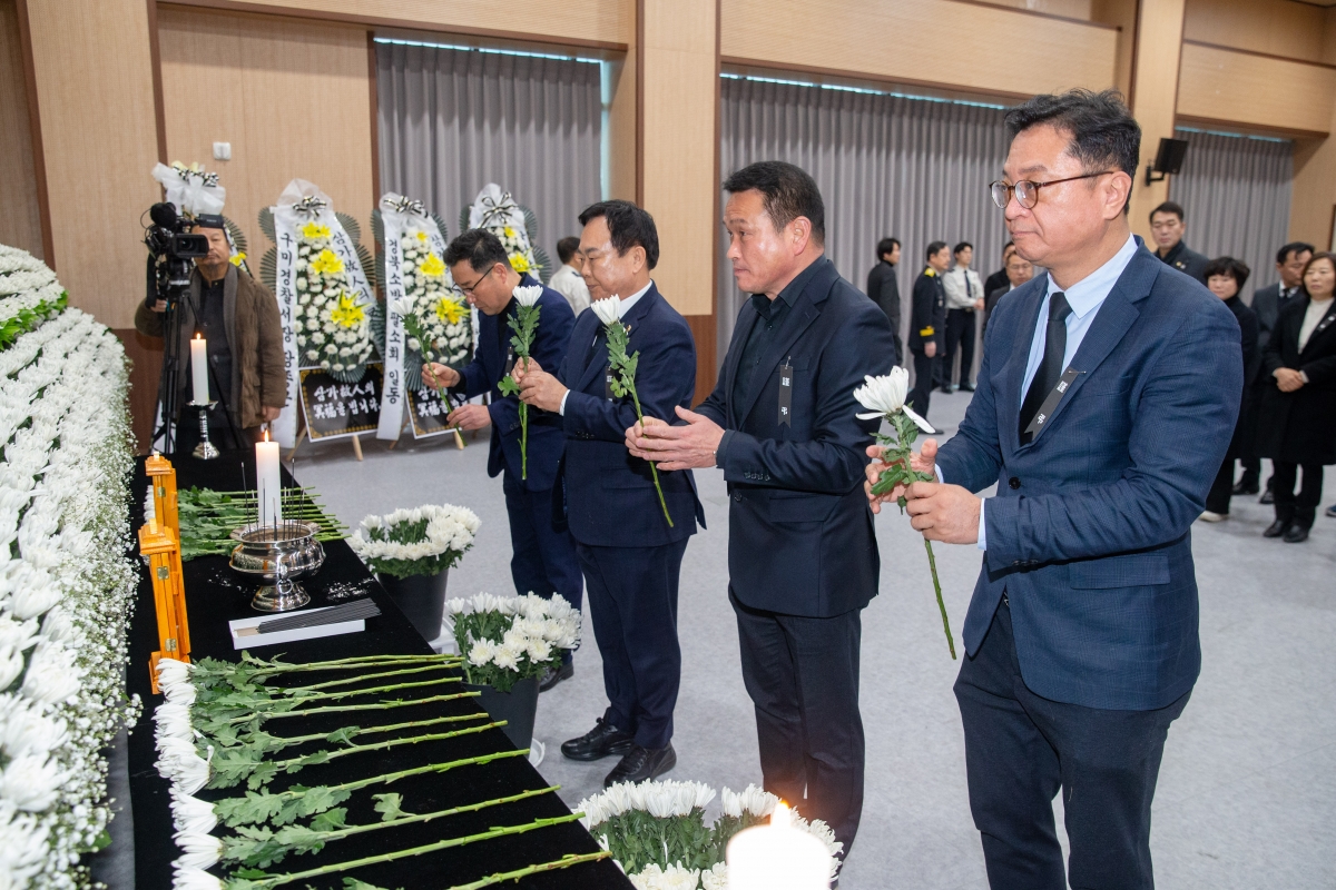 20240202-010[_P7U0993-문경 공장 화재사고 구미소방서 합동분향소 조문.jpg