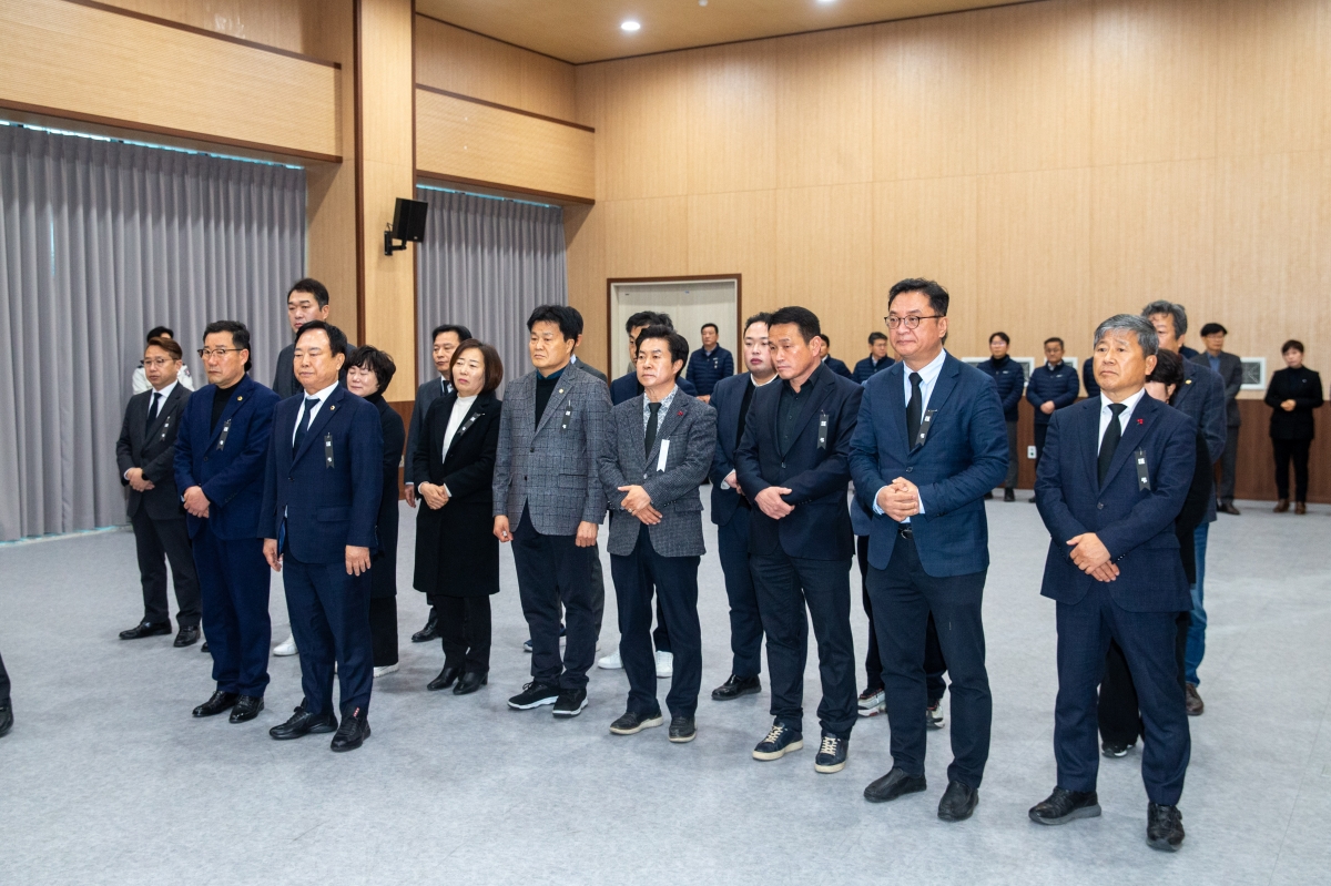 20240202-006[_P7U0987-문경 공장 화재사고 구미소방서 합동분향소 조문.jpg