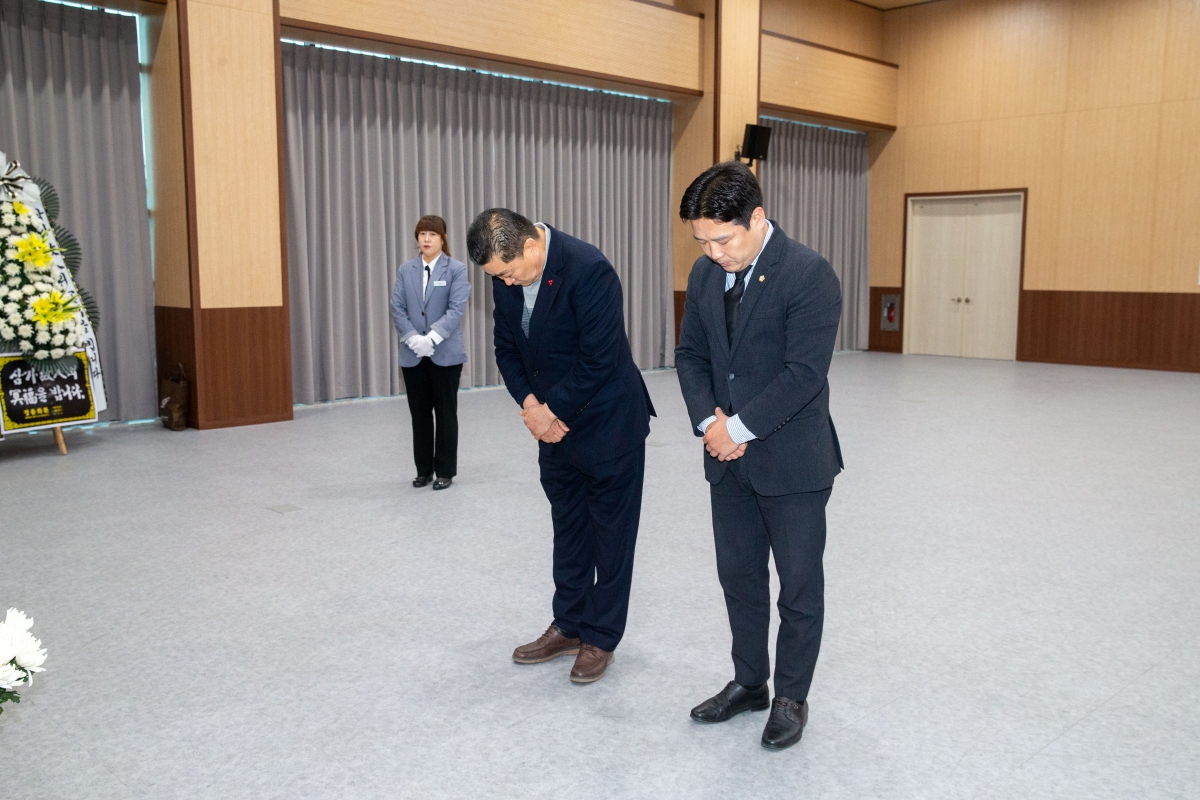 20240202-041[_P7U1058-문경 공장 화재사고 구미소방서 합동분향소 조문.jpg