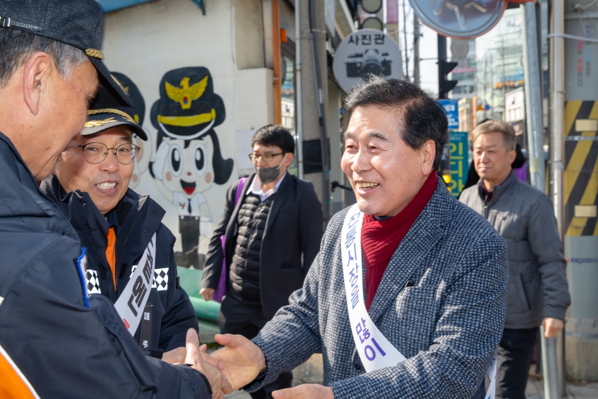 20240207-052[_P7U1323-설맞이 전통시장 장보기 행사-인동시장.jpg